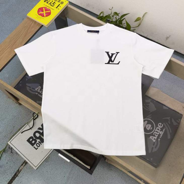 Picture of Louis Vuitton T Shirts Short _SKULVXS-Lsxtx157062